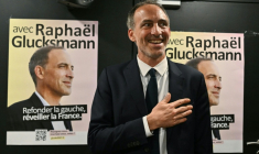 Raphaël Glucksmann, candidat à la primaire du Parti socialiste (PS) et de Place publique (PP) pour la présidentielle de 2027, assiste à une réunion publique à Nancy, le 8 octobre 2026 en Meurthe-et-Moselle ( AFP / SEBASTIEN BOZON )