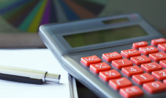 Selon le dernier rapport de l’Union Nationale de la Propriété Immobilière (Unpi), le taux de la taxe foncière dans le village frôle les 107 %. Illustration. (Edar / Pixabay)