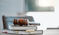 Assurance-vie et tutelle : qui gère le contrat quand le souscripteur est sous protection juridique ? / iStock.com - Jacob Wackerhausen