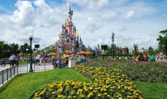 Le parc Disneyland Paris va commercialiser des billets à 49 € certains jours de l'année. (Oudeopa / Pixabay)
