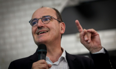 Jean Castex, alors PDG de la RATP, à Paris, le 19 juillet 2025 sur un quai du métro parisien ( AFP / Behrouz MEHRI )