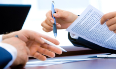 S'il n'a pas été désigné comme bénéficiaire, un héritier n'a aucun droit de regard sur un contrat d'assurance vie contracté par le défunt. (illustration) (Pixabay / Aymanejed)