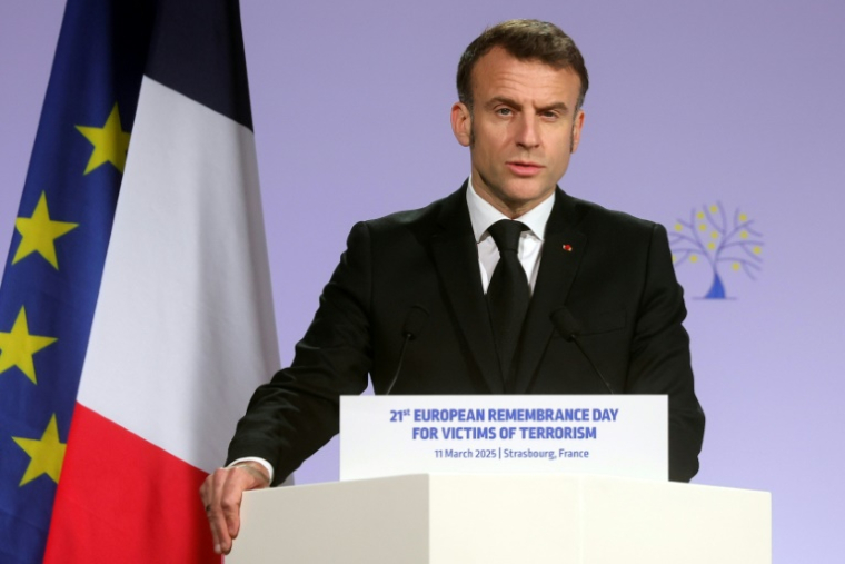 Emmanuel Macron préside une cérémonie d'hommage aux victimes du terrorisme à Strasbourg le 11 mars 2025 ( POOL / Teresa Suarez )