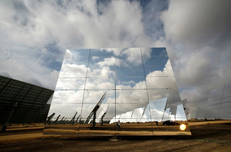 Centrale solaire PS20 dans le parc solaire "Solucar" à Sanlucar La Mayor